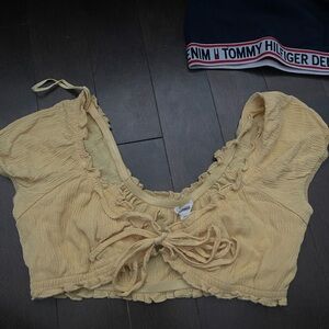 Yellow summer garage top